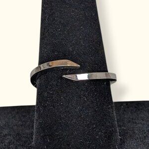 (2/$20) Metal Pointed Overlap Ring